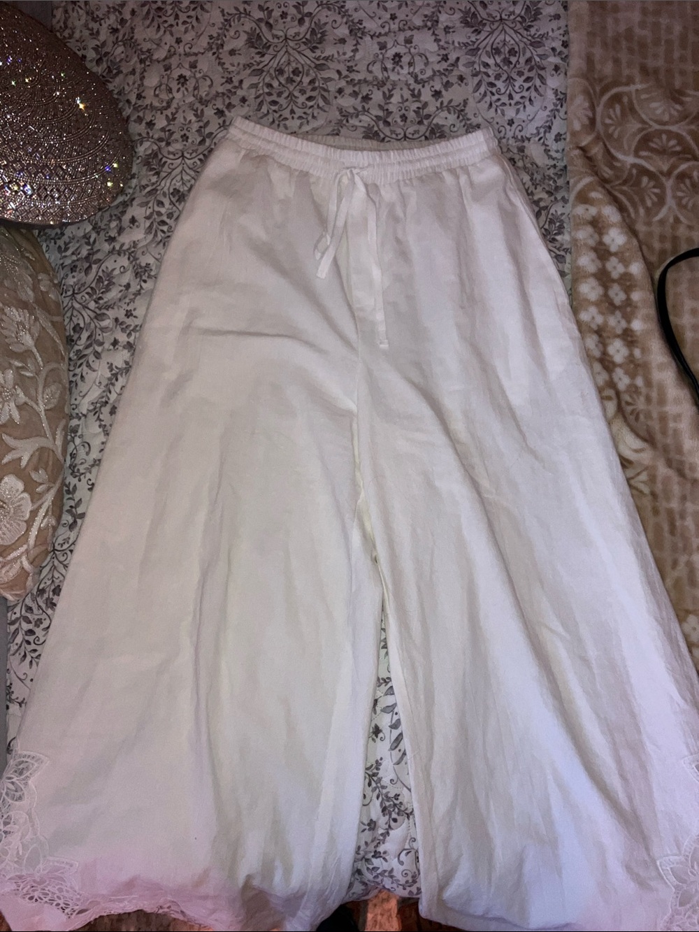 Lizard Thicket White Wide-Leg Drawstring Linen-Style Pants with Lace Hem